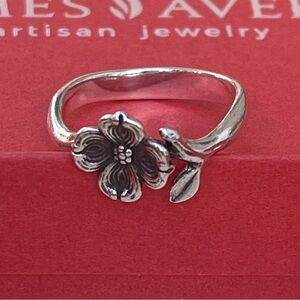 James Avery Dogwood flower ring